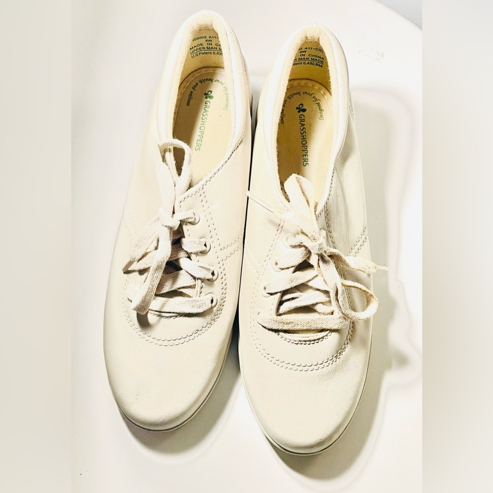 Grasshoppers Women's Cream Lace-Up Sneakers